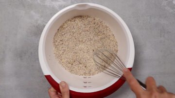 Apfelbrot ohne Zucker mischen