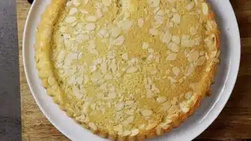 Biskuitboden ohne Zucker: Stürzen