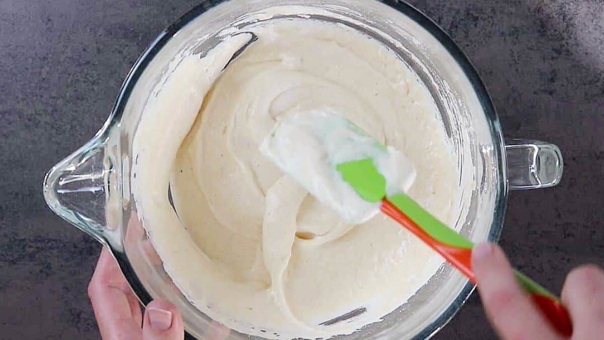 Biskuitboden ohne Zucker: Unterheben