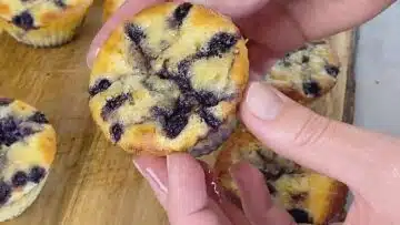 Blaubeermuffins ohne Zucker: Abkühlen
