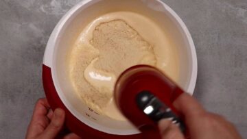 Eierlikörkuchen ohne Mehl und Zucker: Rühren