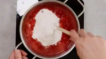 Erdbeermarmelade ohne Zucker: Köcheln