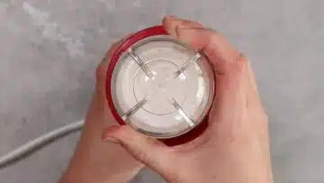 Erdbeermarmelade ohne Zucker: Pulverisieren