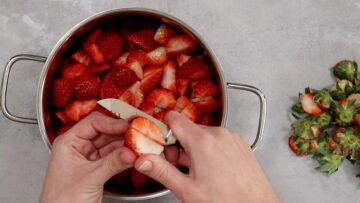 Erdbeermarmelade ohne Zucker: Vorbereiten