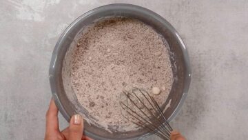 Gewürzmuffins ohne Zucker: Mischen