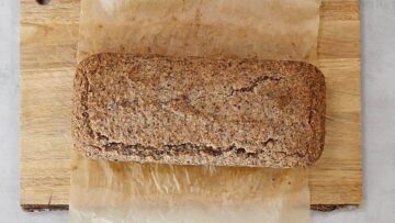 Haselnusskuchen ohne Mehl und Zucker: Abkühlen