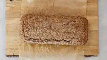 Haselnusskuchen ohne Mehl und Zucker: Abkühlen