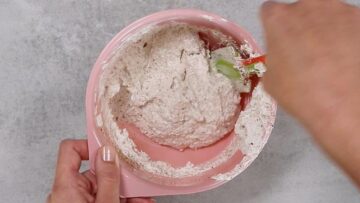 Haselnussmakronen ohne Zucker: Unterheben