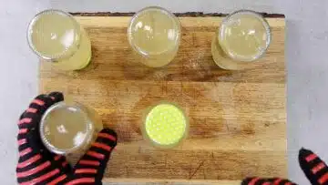 Holunderblütensirup ohne Zucker: Umfüllen