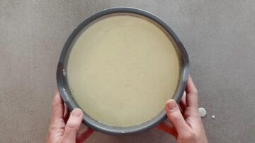 Kalorienarmer Käsekuchen: Weiterrühren