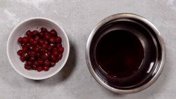 Kirschpralinen ohne Zucker: abgießen