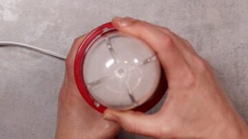 Kokosriegel ohne Zucker: Mahlen