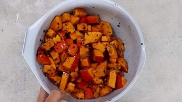 Kürbis aus dem Backofen: Marinieren