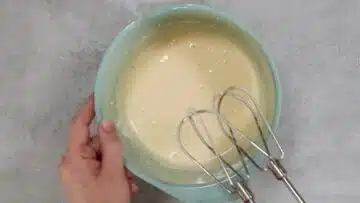 Löffelbiskuit ohne Zucker: Aufschlagen