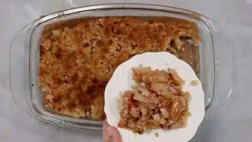 Low Carb Apple Crumble ohne Zucker: Servieren