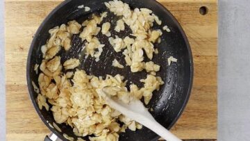 Low Carb Bienenstich ohne Zucker: Einrühren