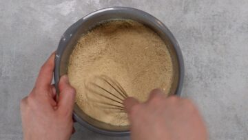 Low Carb Brot Grundrezept mischen