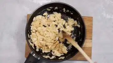 Low Carb Florentiner Plätzchen: Rühren