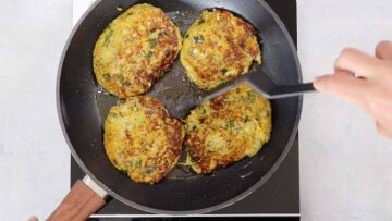 Low Carb Gemüseburger braten