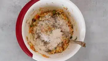 Low Carb Gemüsepuffer aus dem Backofen ruhen