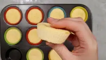 Low Carb Käsekuchen Muffins ohne Zucker kühlen