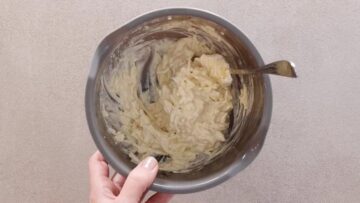 Low Carb Käseplätzchen: Vermengen