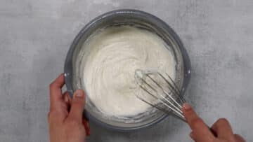 Low Carb Lasagne: Bechamelsauce zubereiten