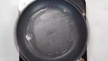 Low Carb Quarkkeulchen ohne Kartoffeln erhitzen