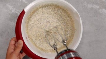Low Carb Quarkkuchen ohne Zucker: Rühren