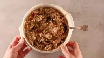 Low Carb Schüttelpizza: Mischen