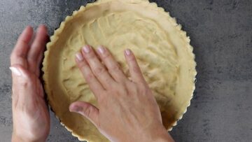 Low carb Zwiebelkuchen ohne Mehl: Vorbereiten