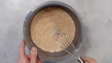 Möhrenkekse ohne Zucker: Mischen