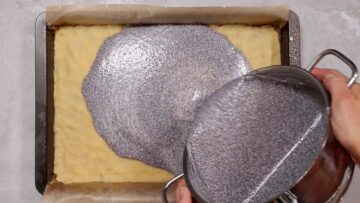 Mohn Streuselkuchen ohne Zucker: Schichten