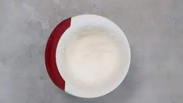 Osterplätzchen ohne Zucker: Aufschlagen