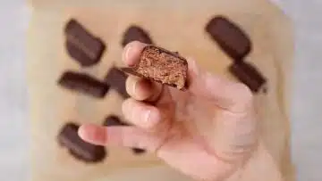 Proteinriegel selber machen dekorieren