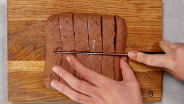 Proteinriegel selber machen schneiden