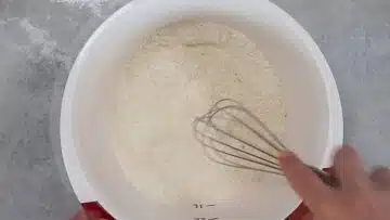 Rhabarber Muffins ohne Zucker: Mischen