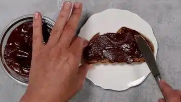 Schokoaufstrich ohne Zucker: servieren