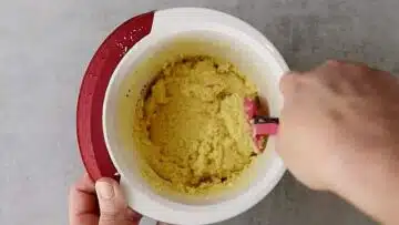 Wolkenkuchen ohne Mehl: Unterheben