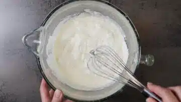 Zauberkuchen ohne Zucker unterheben