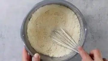 Zitronen Muffins ohne Zucker und Mehl: Mischen