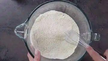 Zitronenkuchen ohne Zucker: Mischen