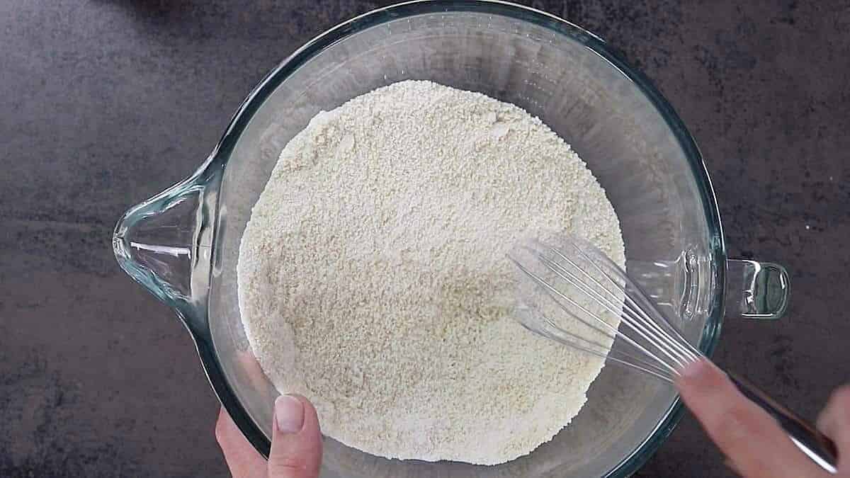 Zitronenkuchen ohne Zucker: Mischen
