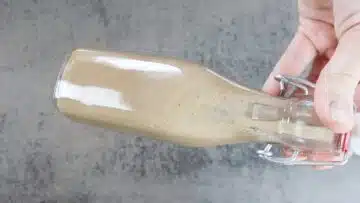 Baileys ohne Zucker: Umfüllen