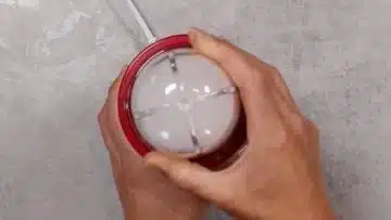 Baiser ohne Zucker: Mahlen