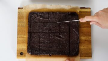 Brownies ohne Zucker: Schneiden