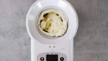 Buttermilch Zitronen Eis selber machen ohne Zucker: Verrühren