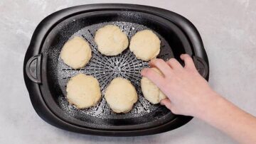 Dampfnudeln ohne Zucker: Verteilen