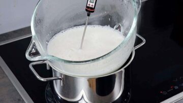 Eierlikör ohne Zucker: Erhitzen