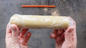 Gefüllte Mohn Plätzchen mit Marzipan: Rollen